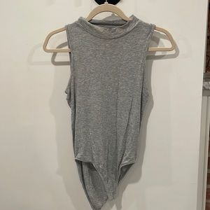 COPY - FOREVER 21 - HIGH NECK GRAY BODY SUIT - MEDIUM
